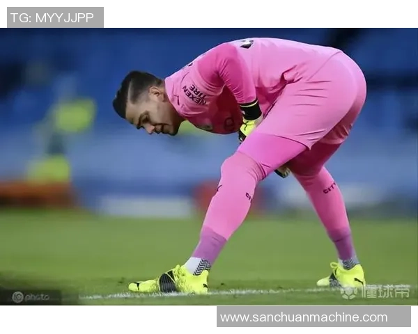 意甲金靴英超金手套国脚云集仍垫底：巨星陨落的悲歌，还是涅槃前的序曲？